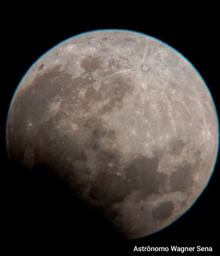 Astrônomo registra, em Cabo Frio, o último eclipse parcial da lua de 2024
