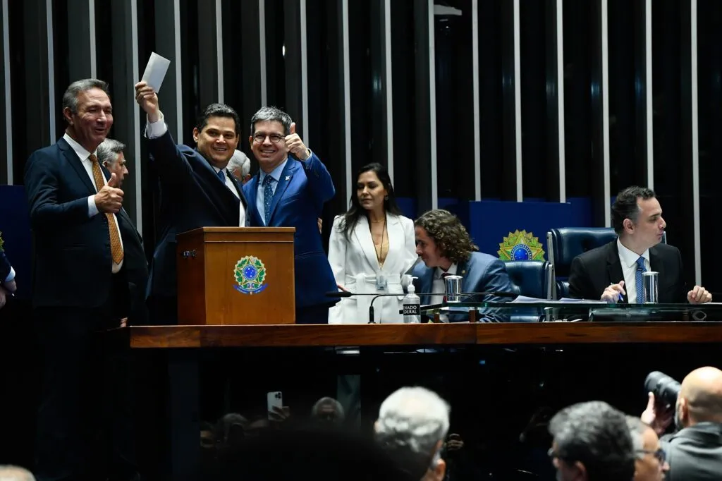 Nem sempre agradaremos a todos; será exigido posicionamento corajoso