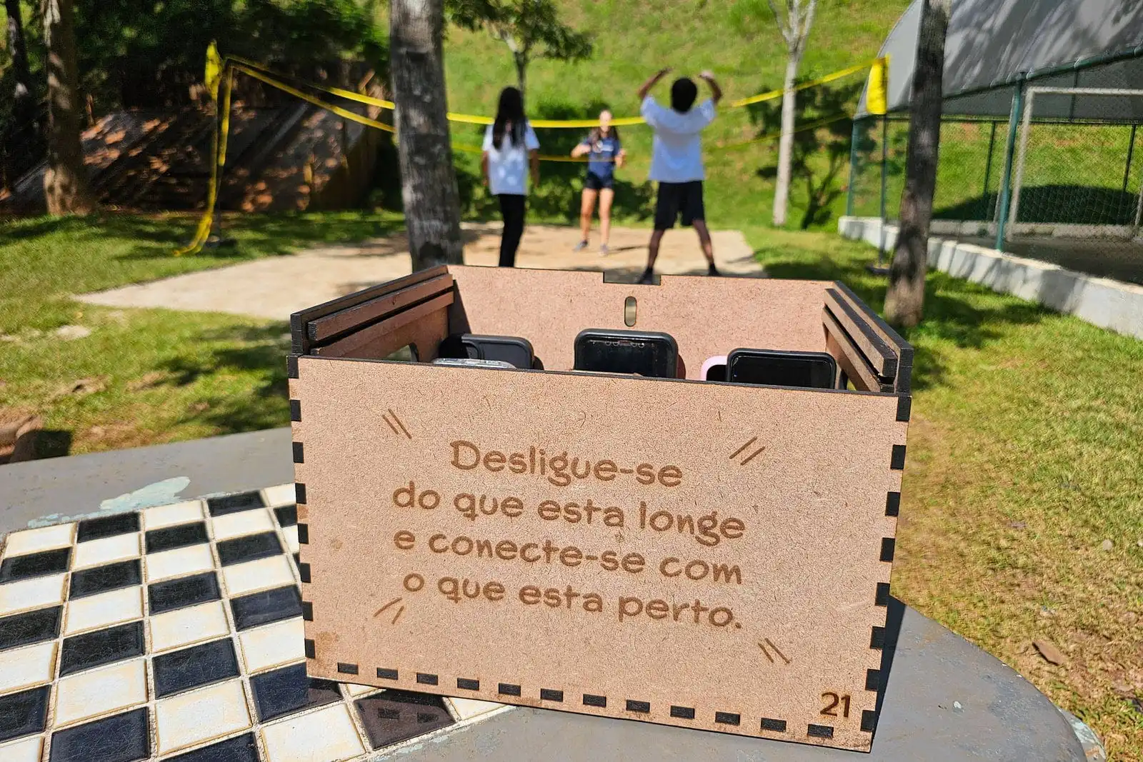MEC publica cartilha sobre uso de celular em escolas - 31/01/2025 - Educação